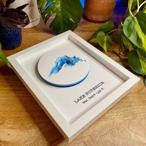 Lago Superior / Batimetría en papel en capas 3D / ENMARCADO / Mapa del lago personalizado