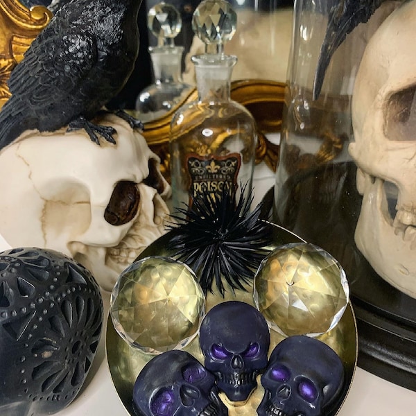 3 Fondants Parfumés Tête de Mort, Skull, Purplish Vanitas, cire de soja. Patchouli Encens Ambre Vanille Halloween Horror candle violet gris