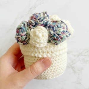 Crochet vintage flower pot, crochet pattern, crochet flower pot pattern, crochet amigurumi, crochet flower pot, crochet decor flower pot