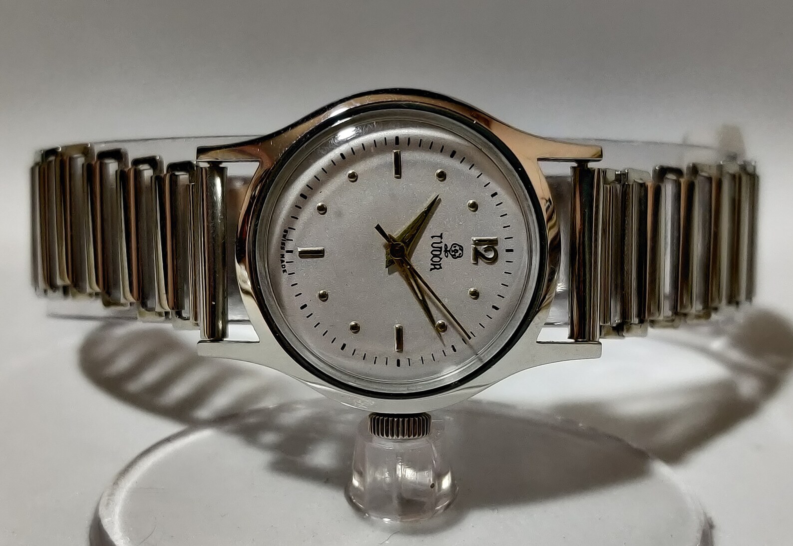 tudor 28mm