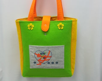 Filztasche, Einkaufstasche, Shopper, Umhängetasche, handgefertigt, Unikat, Geschenk, Tote Bag, Stickmotiv mit Strass