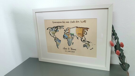 Framed Concept Personalisierte Weltkarte – Mit 50 Goldenen Pinnnadeln, Handgefertigt, In 3 Größen