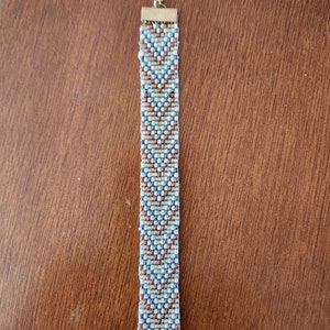 Native handmade bead bracelet / Bracelet Autochtone en perles fabriqués à la main