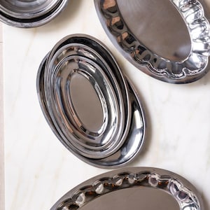 4 Stainless Steel Serving Tray Set, Silver Platter for Food Presentation, Vintage Style Dinnerware,Retro Catering Plate, Metal Kitchen Decor