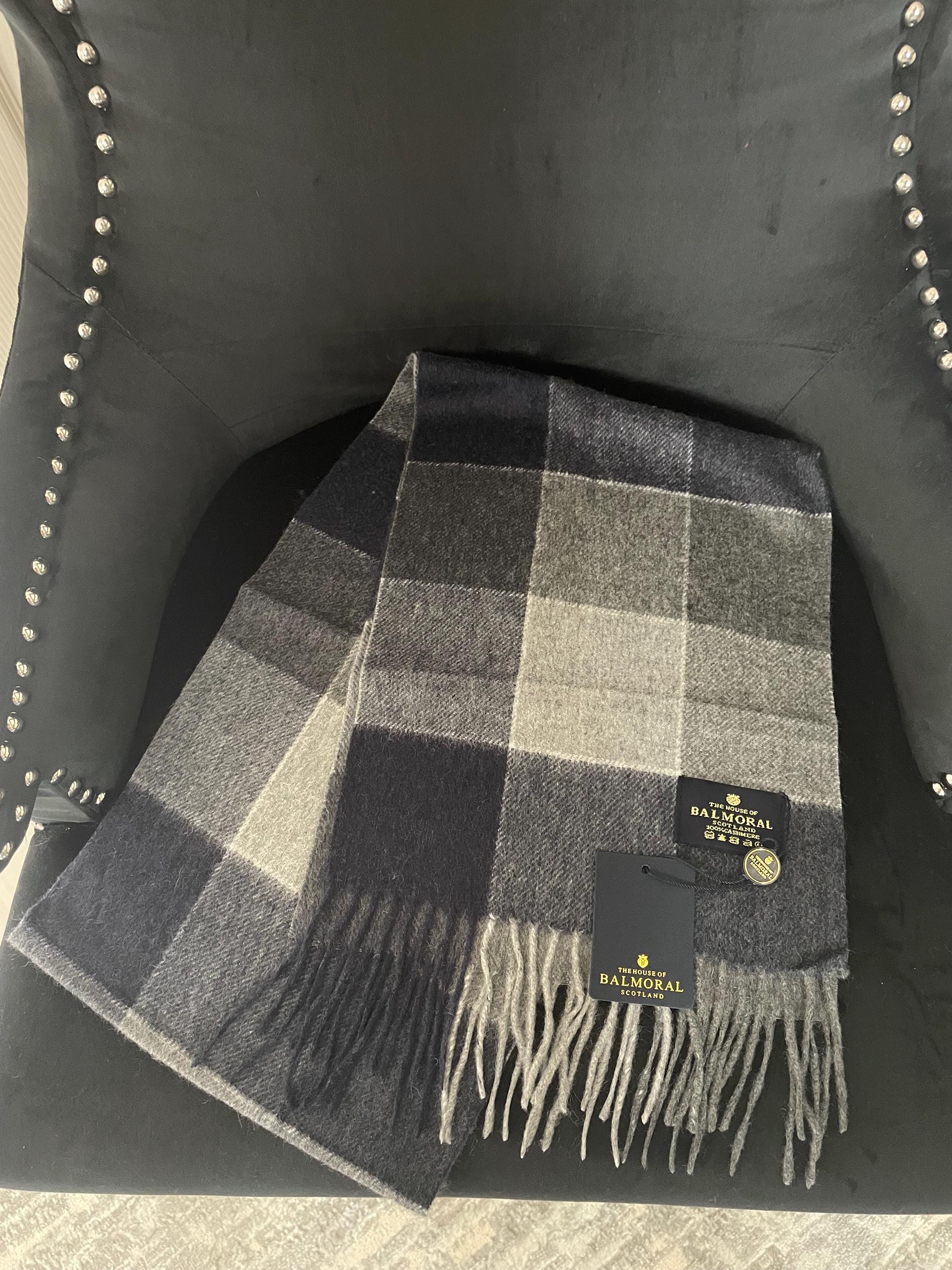 BALMORAL スコットランド製　100%カシミヤ ブラックセーター BALMORAL スコットランド製 100%カシミヤ ブラックセーター