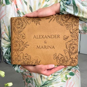 Album fotografico in legno personalizzato / Album di ritagli di nozze / Album fotografico Polaroid inciso / Libro degli ospiti rustico personalizzato per matrimonio o anniversario