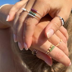 Anti Angst Ring Anti Stress Ring Anxiety Ring Perlenring Zart Dezent Bunt Verstellbar Fidget ring Bild 9
