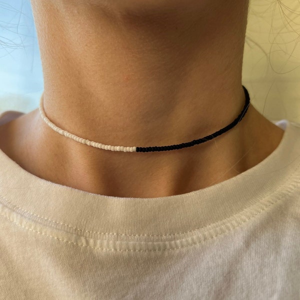 Perlenkette Kette Choker Halsband Halskette Miyuki Perlen Minimal Filigran Dezent Zart Matt Schwarz Weiß