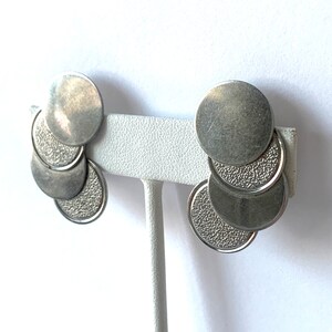 Orecchini a clip con cerchi geometrici in argento ossidato vintage, stile retrò