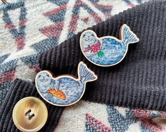 Seal Pin Badge: Eco-Friendly Ocean Lover Gift, Wood Animal Brooch