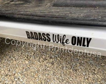 Calcomanía de "Mala esposa" de 11,5 x 2,5