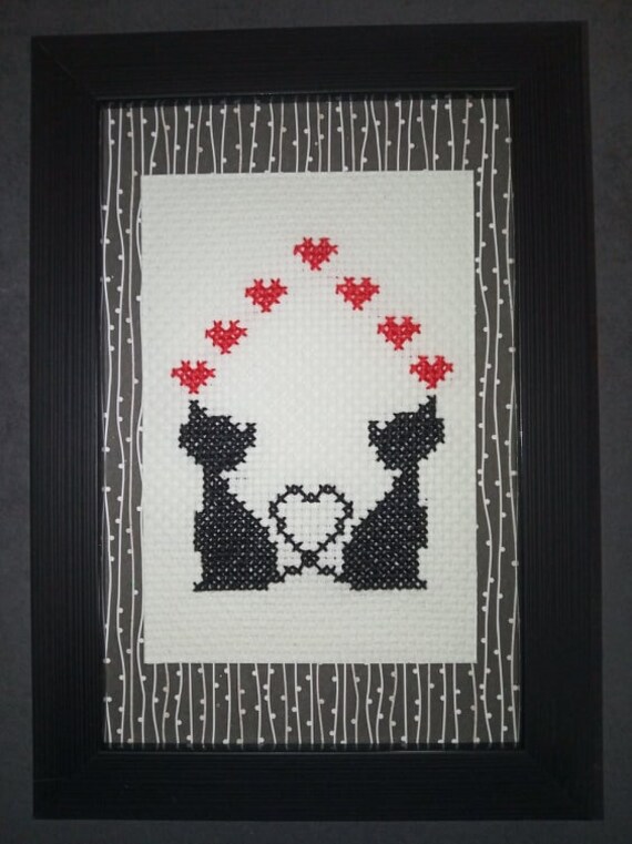 Broderie Point de Croix Encadré Chat Coeur