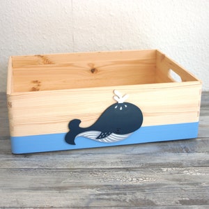 Caixa de livros M com motivo de baleia feita de madeira, personalizada, caixa de brinquedos, decoração de quarto infantil, armazenamento de sala de jogos, decoração de quarto infantil.