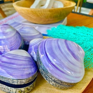 Coastal Gift Box Purple Clam Mermaid Shell Irredescent Seashell Jewelry Box Trinket Dish 3.5&quot; Beach Décor Mother of Pearl Abalone