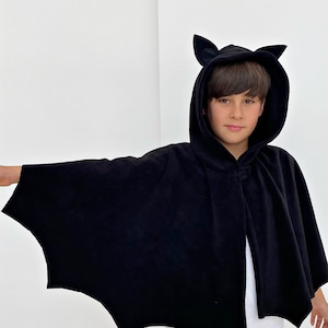 Kids&#39; Halloween Bat Cape, Gothic Vampire Costume, Bat Wings Spooky Cape, Black Fleece Creepy Party Dress-up, Trick-or-Treating Outfit