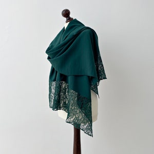 Emerald Green Pashmina Scarf, Forest Green Lacy Shawl, Bridal Oversized Scarf, Bride&#39;s Mother Gift, Boho Evening Pashmina, Wedding Wrap