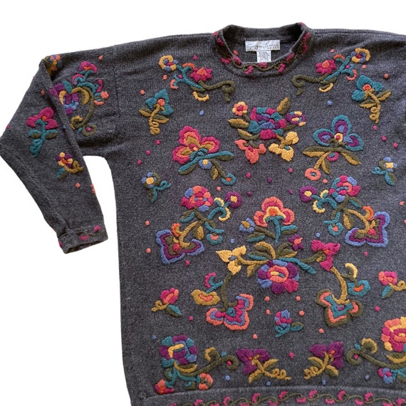 90s Vintage Gray Floral Embroidered Sweater Made … - image 2