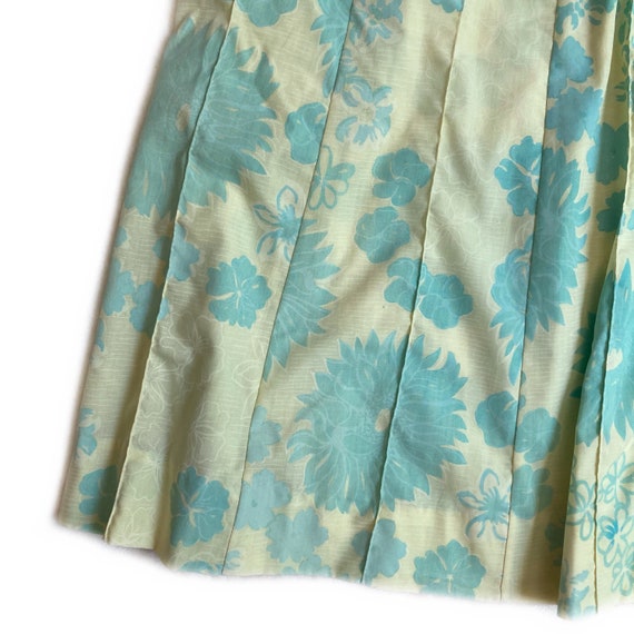 70s Vintage Pale Green and Blue Floral Skirt - image 4