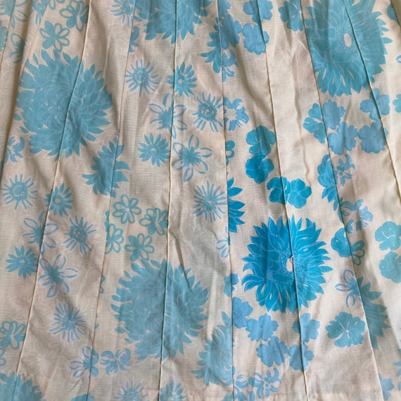 70s Vintage Pale Green and Blue Floral Skirt - image 5