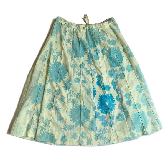 70s Vintage Pale Green and Blue Floral Skirt - image 2