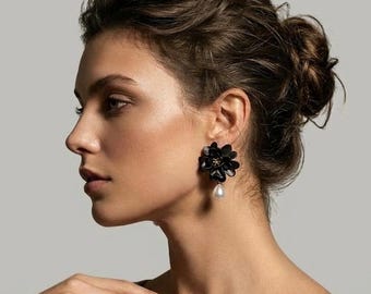 Handmade  Polymer Clay Earrings Black flower with pearl