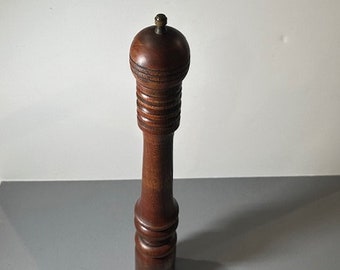 Vintage 19" Restaurant-Style Wood Peppermill