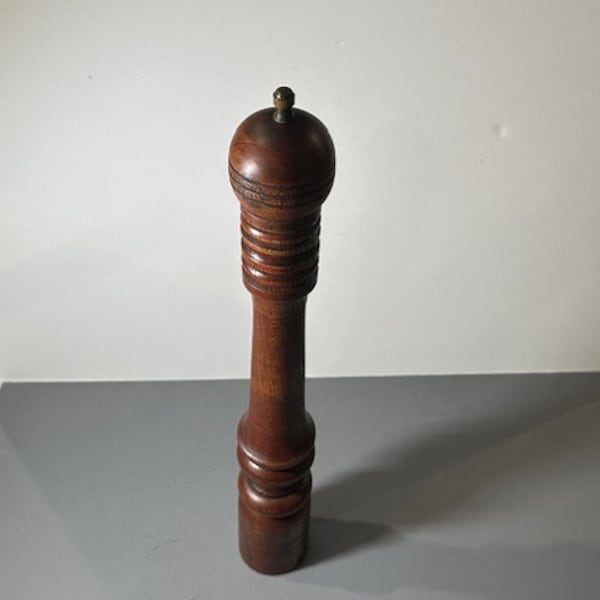 Vintage 19" Restaurant-Style Wood Peppermill