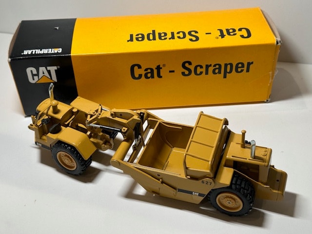 Schürfzug CAT 627 スクレーパー ミニカー Schürfzug CAT 627 スクレーパー ミニカー