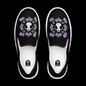 Women’s slip-on canvas shoes