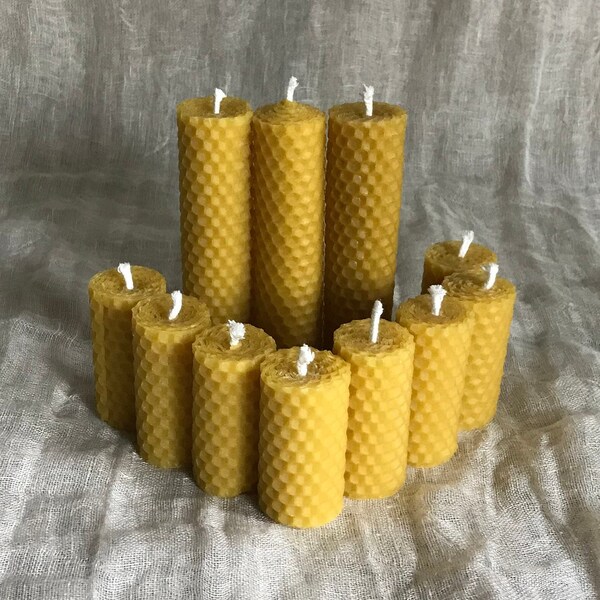 VALUE DEAL - 11 Natural Hand Rolled Beeswax Pillar Honeycomb Candles - shipping from EUROPE - Wholesale Bulk Candle Pack