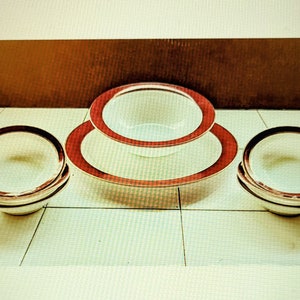 Pyrex - dinnerware and dining set - mid century style - Home living collectibles