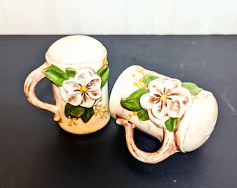 80&#39;s Salt and Pepper shakers