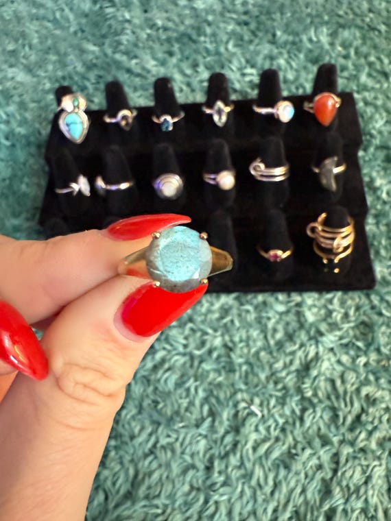 Solid Gold Labradorite Ring - image 4