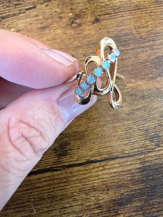 Solid Gold Vintage Freeform Opal Ring - image 4