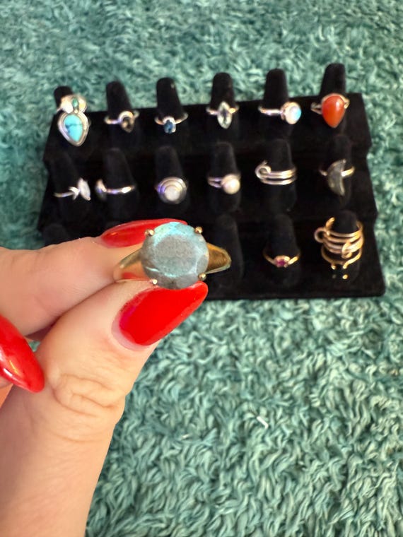Solid Gold Labradorite Ring - image 1
