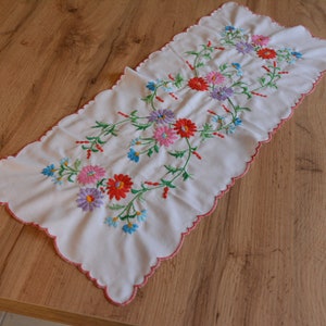 Vintage Hungarian Embroidered Tablecloth | Hungarian Kalocsa Folk Tablerunner
