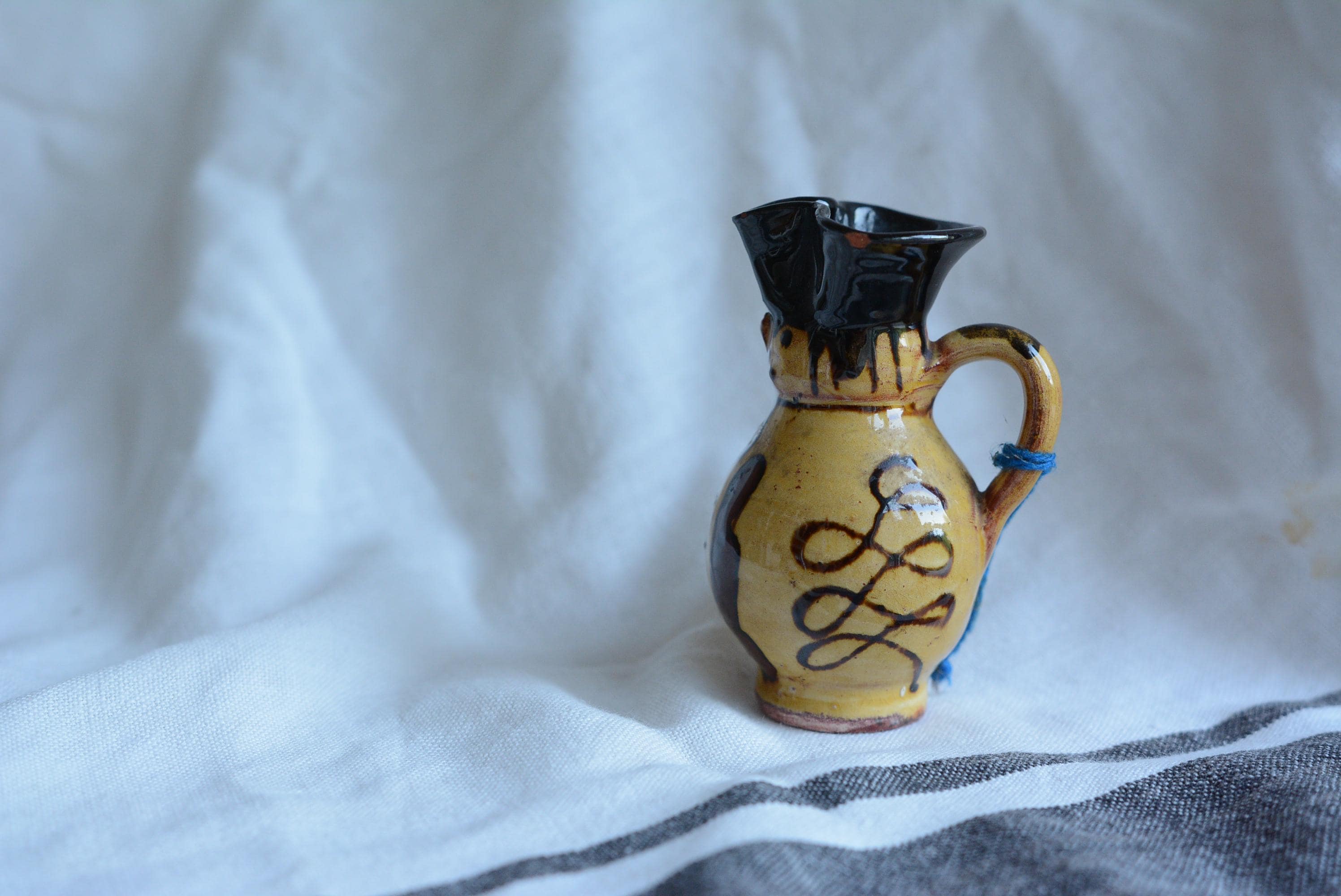 ヴィンテージハンガリー陶器ミスカの水差しまたはピッチャー｜小型軽