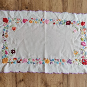 Vintage Hungarian Embroidered Tablecloth | Hungarian Kalocsa Folk Tablerunner