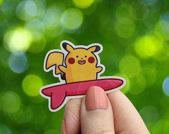 Pegatina Surfing Pika / Pegatina de vinilo brillante troquelada de 5,3 x 4,5 cm / 2" x 1,8"