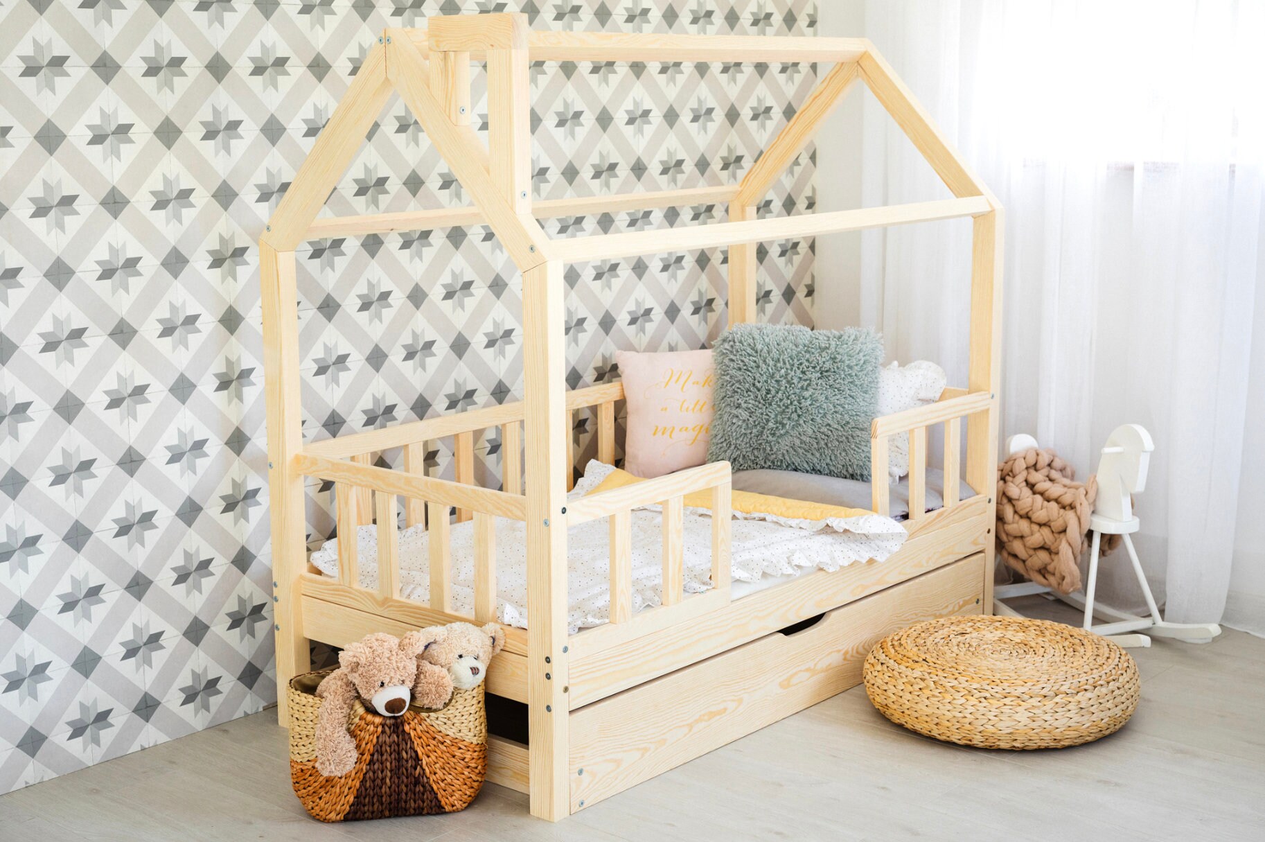 CHARLOTTE Natürliches Kinderbett in Hausform mit seitlicher | Etsy