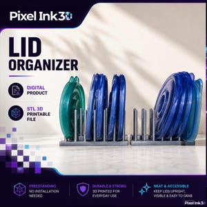 Op de afbeelding: Een lichtgrijze, 3D-geprinte dekselorganizer met blauwe en groene deksels. De organizer is vrijstaand en ontworpen voor dagelijks gebruik. De tekst 'LID ORGANIZER' is ook zichtbaar.