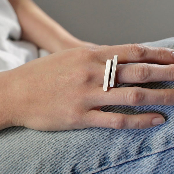 Zaman Ring - Silber Ring mit parallelen Linien, Gehämmerter Ring, Unikat, Modern, Handgemachter Ring, Abstrakter Ring - Zeliha Schmuck
