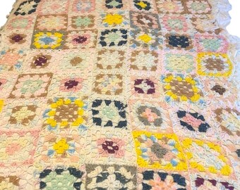 Couverture carrée grand-mère crochetée à la main, jeté de lit coloré