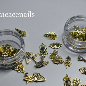 10pcs Gold Mixed Nail Charms