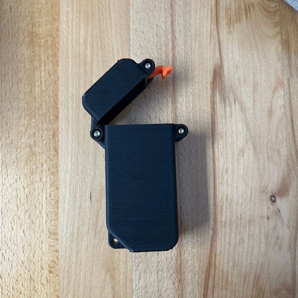 Flipper Zero hard flip case fits with or without silicone cover 3d printed tough case!