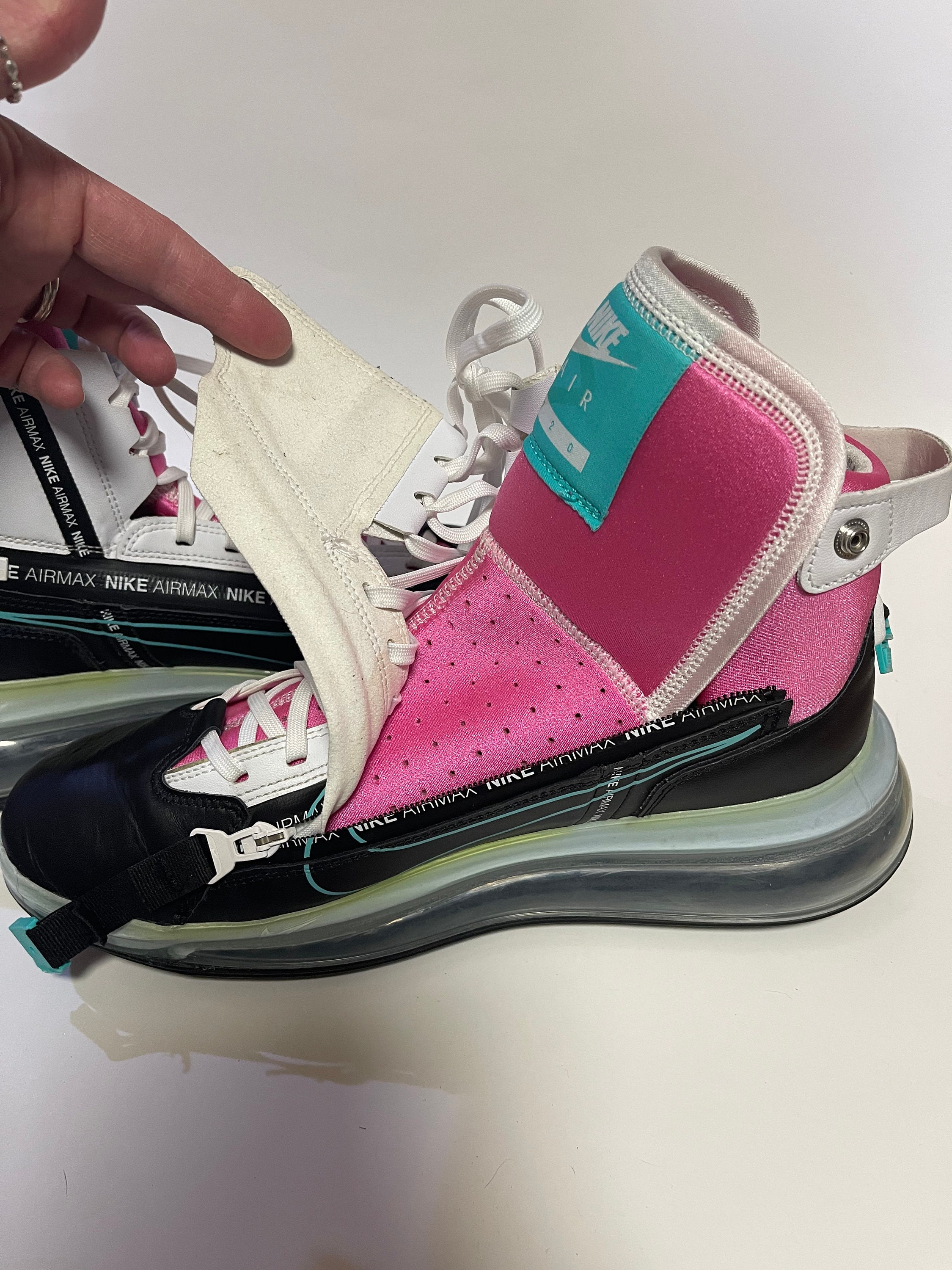 Nike Air Max 720 Saturn Miami Vice 