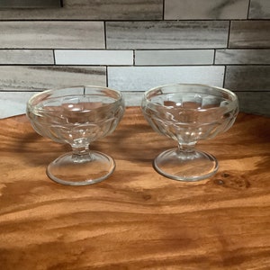 Vintage Glass Dessert Ice Cream Sherbet cups