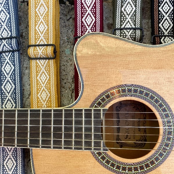 Handgewebete Gitarrengurte aus Mexiko | Vegan | Never Falls