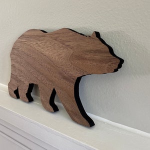 Dekoracja wycinana laserowo Bear (wizytówki ślubne, ozdoby, dekoracje ścienne, projekty rzemieślnicze, grawerowanie na zamówienie w orzechu, wiśni, klonie i płycie MDF)