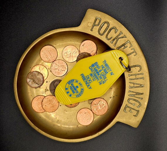 Thirst N'Howl Bar & Grill Keychain